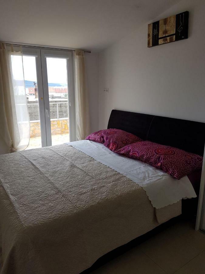 Apartment Dijana Kastela Luaran gambar