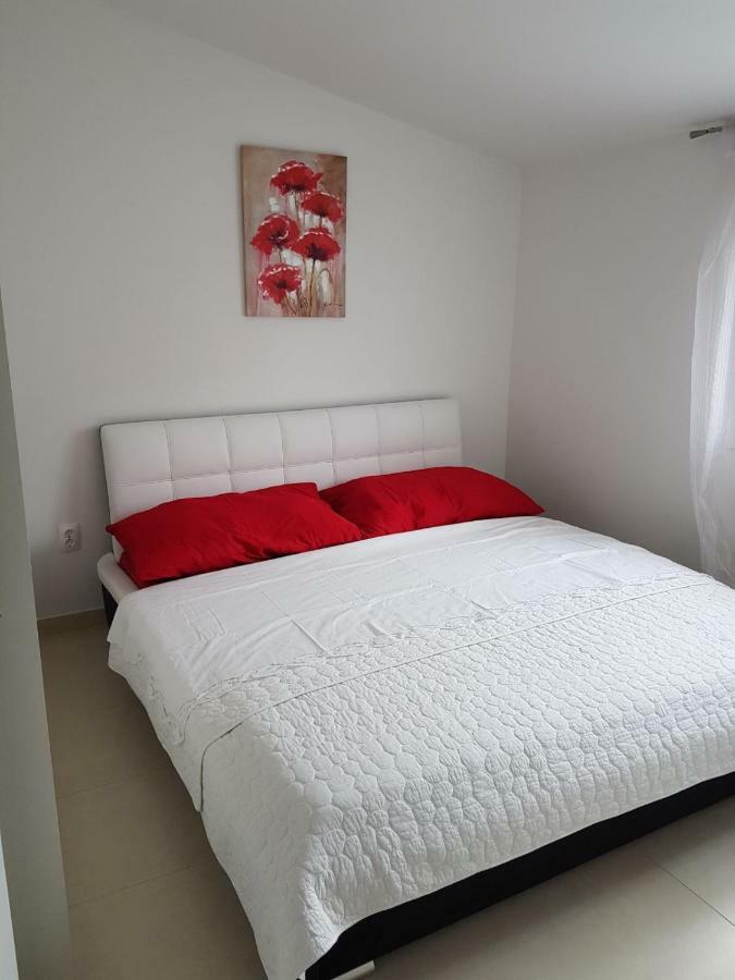 Apartment Dijana Kastela Luaran gambar