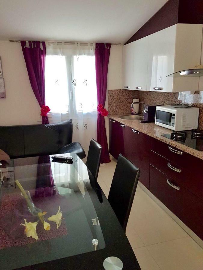 Apartment Dijana Kastela Luaran gambar