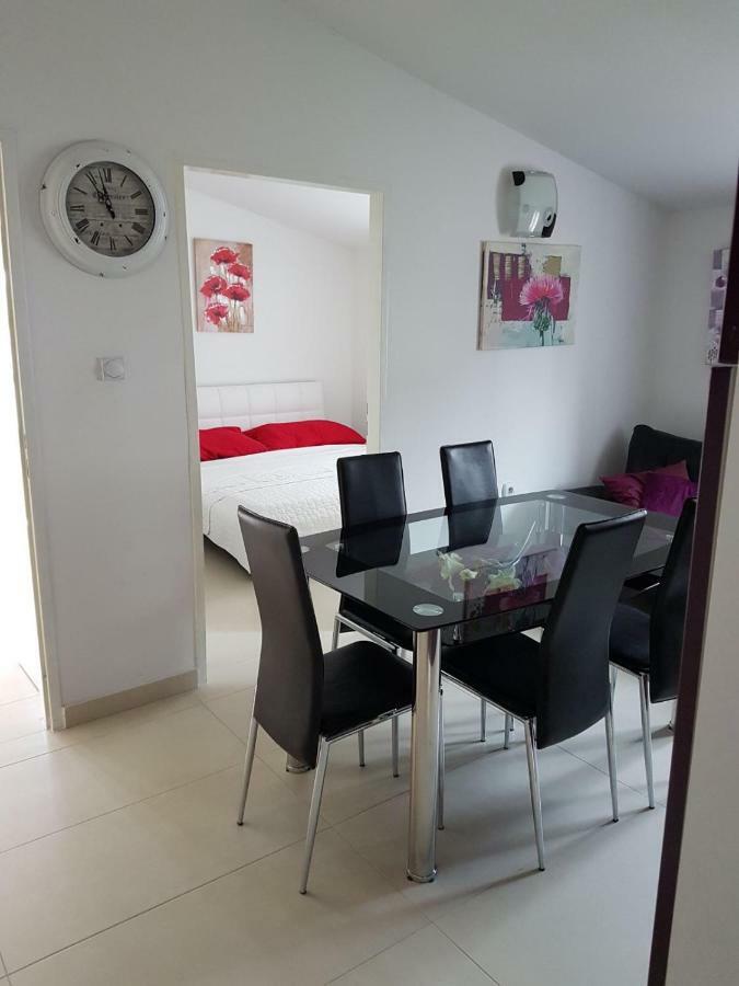 Apartment Dijana Kastela Luaran gambar