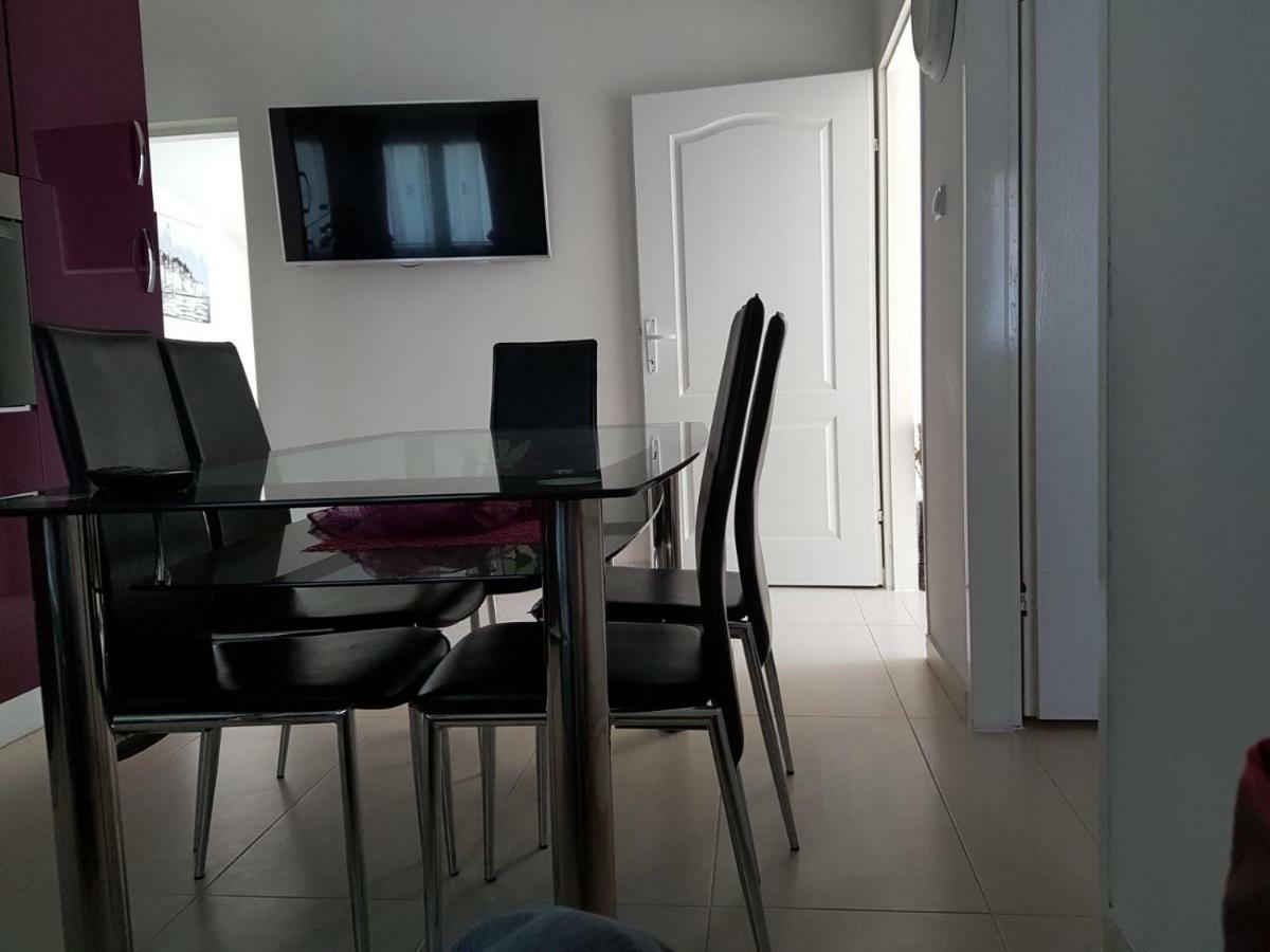 Apartment Dijana Kastela Luaran gambar