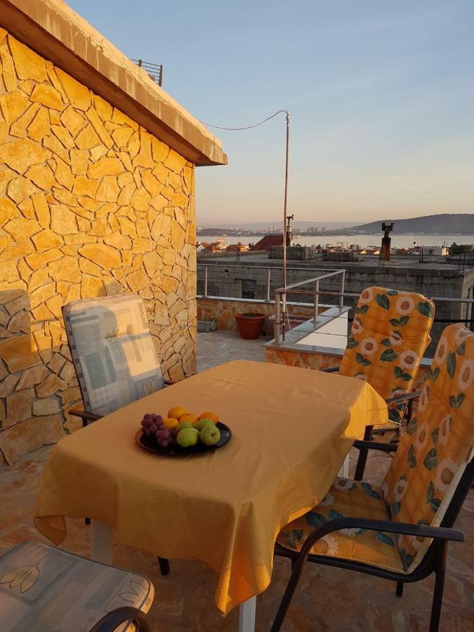 Apartment Dijana Kastela Luaran gambar