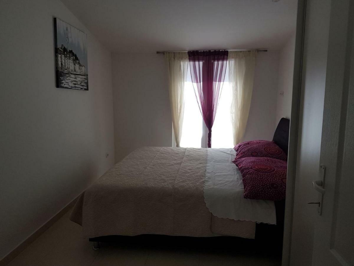 Apartment Dijana Kastela Luaran gambar
